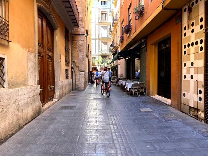 Valencia: Guided City Sightseeing Tour by Bike or E-Bike - Guidance and Language Options