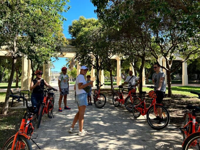 Valencia: Guided City Sightseeing Tour by Bike or E-Bike - Flexible Booking Options