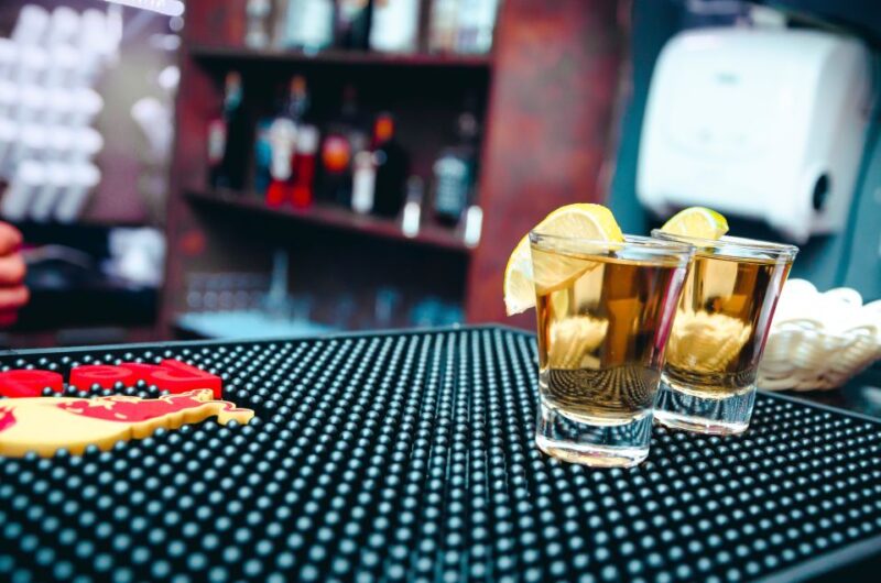 Valencia: Guided Pub Crawl With Free Shots - Experience Highlights