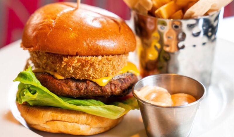 Valencia: Hard Rock Cafe Entrance With Lunch or Dinner - Nearby Attractions and Landmarks