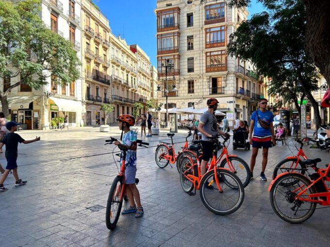 Valencia: Highlights 2.5-Hour City Tour by E-Bike With Guide - Frequently Asked Questions