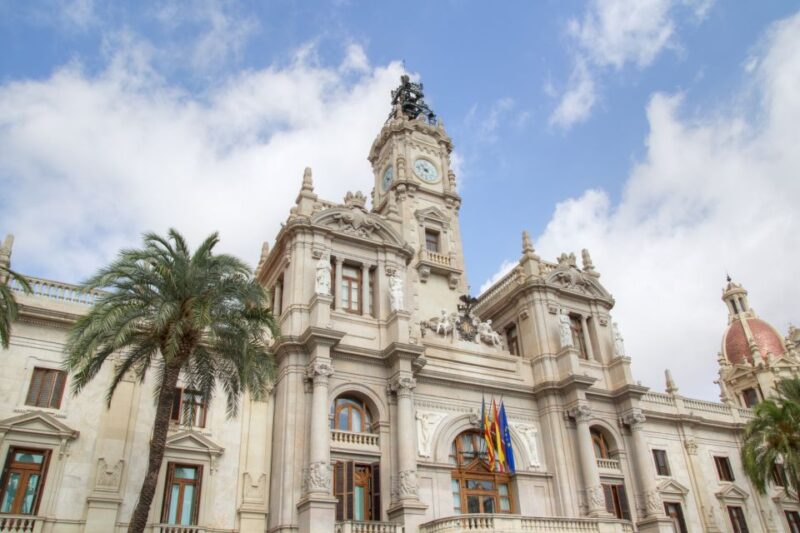 Valencia: Highlights Self-Guided Scavenger Hunt & Tour - Experience and Itinerary