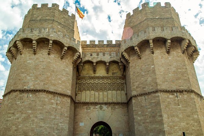 Valencia Highlights With Private Vehicle (Private Tour) - Knowledgeable Local Guides