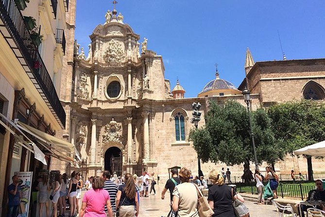 Valencia Historical Walking Tour With Traditional Meal - Meeting and Pickup