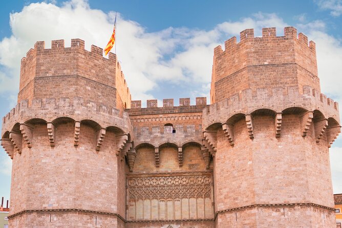 Valencia Iconic Sights Scavenger Hunt - Languages and Tour Availability
