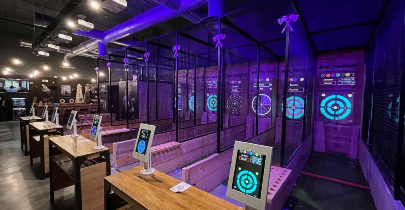 Valencia: Interactive Axe Throwing 1h - Included Features