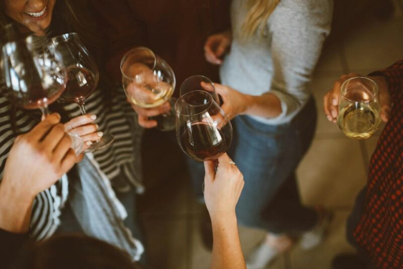 Valencia: Local Tapas & Wine Tasting Experience - Guided by a Sommelier