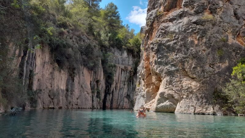 Valencia: Maimona Canyon Hiking Trip With Thermal Springs - Hiking the Senda De La Bojera