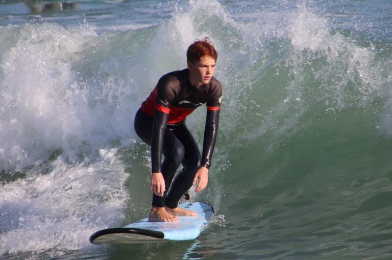 Valencia: Malvarrosa Beach Beginner Surf Class - Language Options and Booking