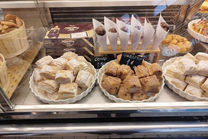 Valencia: Mercado, Paella, Old Town and Street Food Tour - Exploring Valencias Mercado
