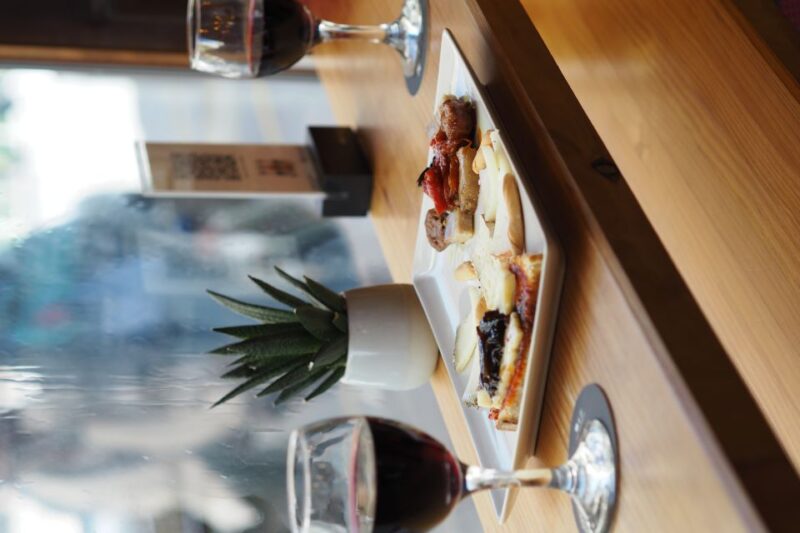 Valencia: Morning Food Tour With Central Market Visit - Start With a Traditional Valencian Brunch