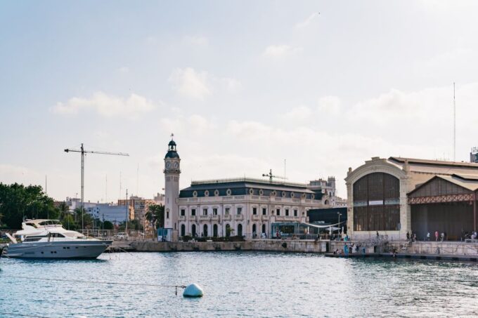Valencia: Motor Catamaran Cruise With Drink - Onboard Amenities