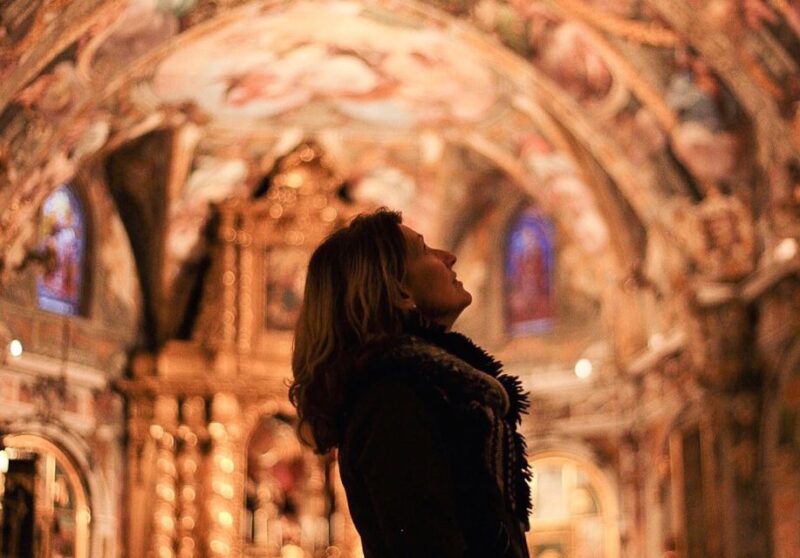 Valencia: Old Town Tour, Wine & Tapas in an 11th Century Monument - Key Points