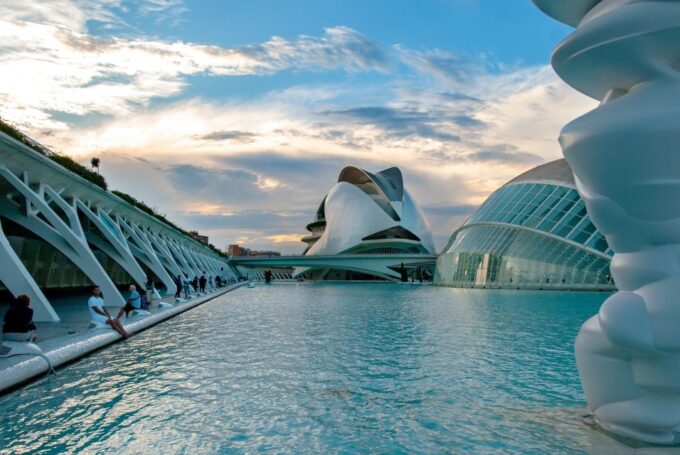 Valencia: Private 4-Hour Walking Tour With Cathedral - Contemporary Buildings in Valencia