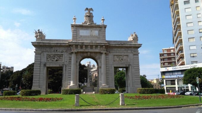 Valencia: Private Exclusive History Tour With a Local Expert - Mobility Considerations