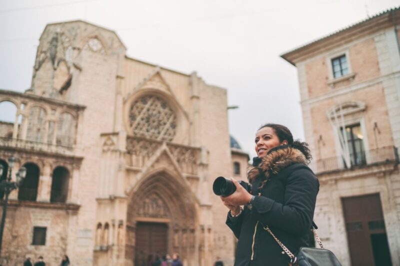 Valencia: Private Guided City Walking Tour - Calatravas Futuristic Architecture