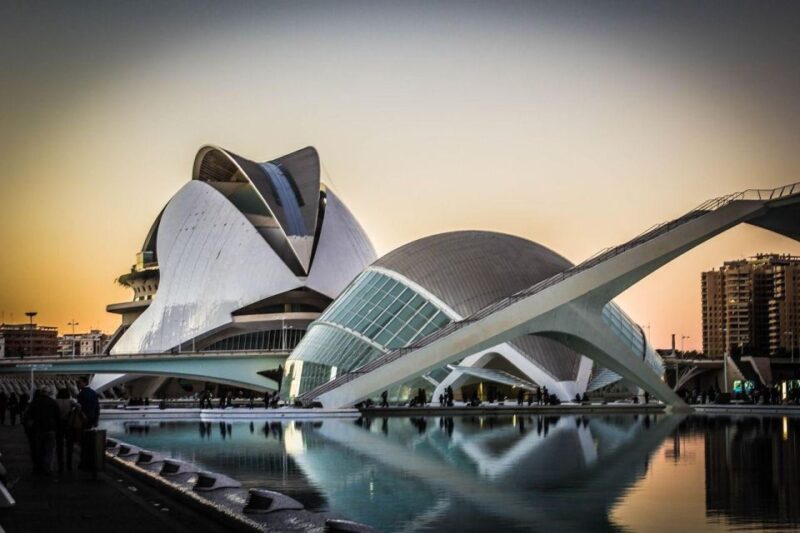 Valencia Private Guided Walking Tour - Key Points