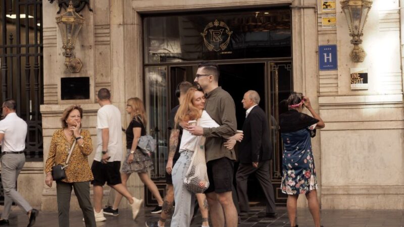 Valencia: Private Photo Shoot With Professional Photographer - Key Points