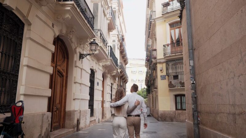 Valencia: Private Photo Shoot With Professional Photographer - Capturing Memories With Friends