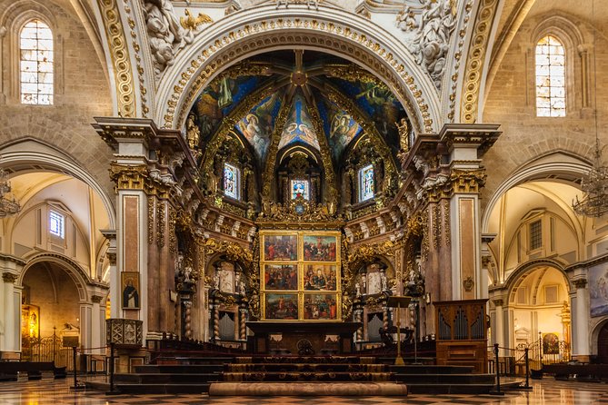 Valencia Private Tour With Hotel or Cruise Port Pick up - Torres De Serranos and 15th-Century Silk Exchange