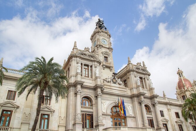 Valencia Scavenger Hunt and Highlights Self-Guided Tour - Operating Hours and Availability