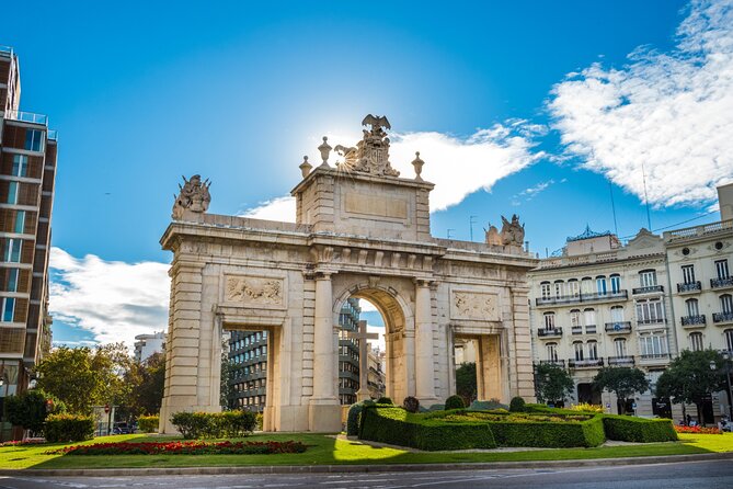 Valencia Scavenger Hunt and Highlights Self-Guided Tour - Navigation and App Guidance
