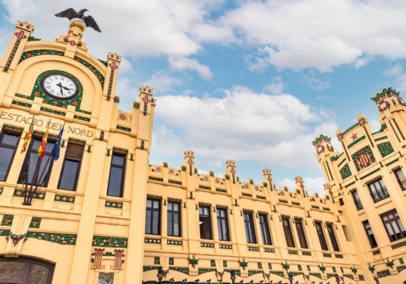 Valencia: Scavenger Hunt and Monumental Self-Guided Tour - Creative Photo Tasks