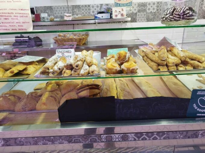 Valencia: Street Food Tour Including Paella & Tapas Tasting - Frequently Asked Questions