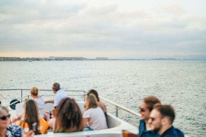 Valencia: Sunset Catamaran Cruise With Cocktail - Sunset Sailing Experience