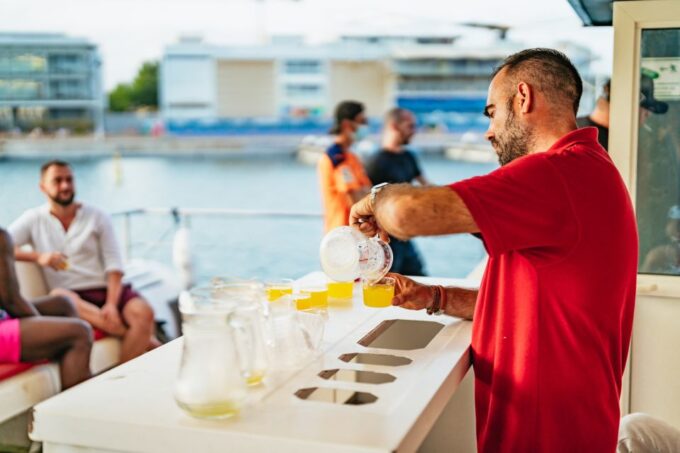 Valencia: Sunset Catamaran Cruise With Cocktail - Important Considerations