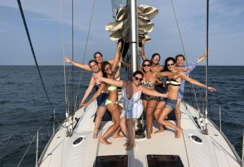 Valencia: Sunset Trip in a Sailboat With Drinks Included - Itinerary Details