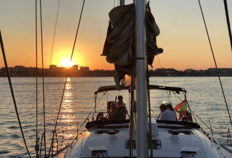 Valencia: Sunset Trip in a Sailboat With Drinks Included - Important Notes