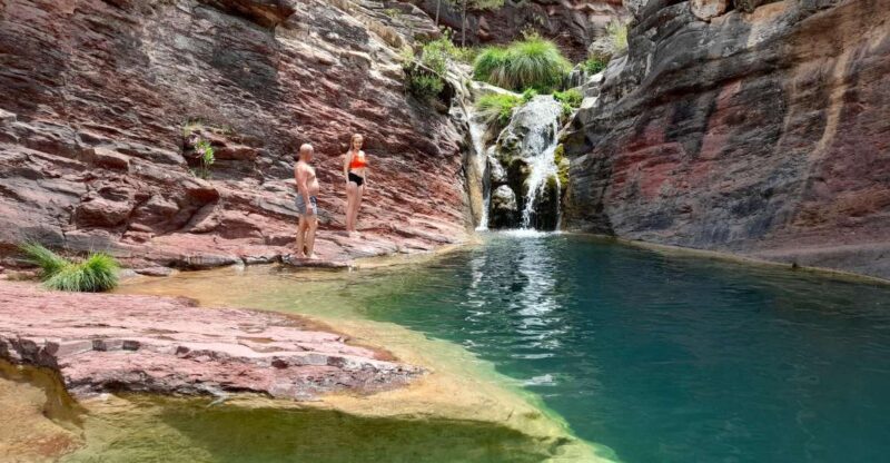 Valencia: Take a Dip in El Pozo Negro Natural Pool - Location and Surrounding Landscape