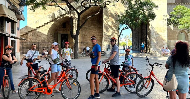 Valencia: TOP-20 City Sights Guided Tour, New Bike/E-Bike - Itinerary and Highlights