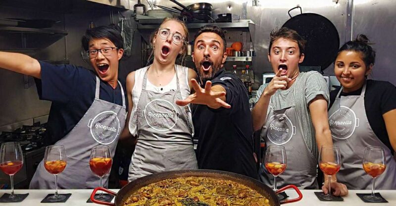Valencia: Traditional Paella Cooking Class and Dinner - Key Points