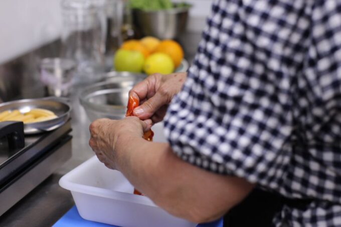 Valencia: Traditional Paella Cooking Class and Dinner - Logistics and Booking