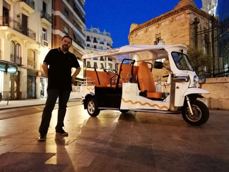 Valencia: Tuk Tuk City Tour - City of Arts and Sciences