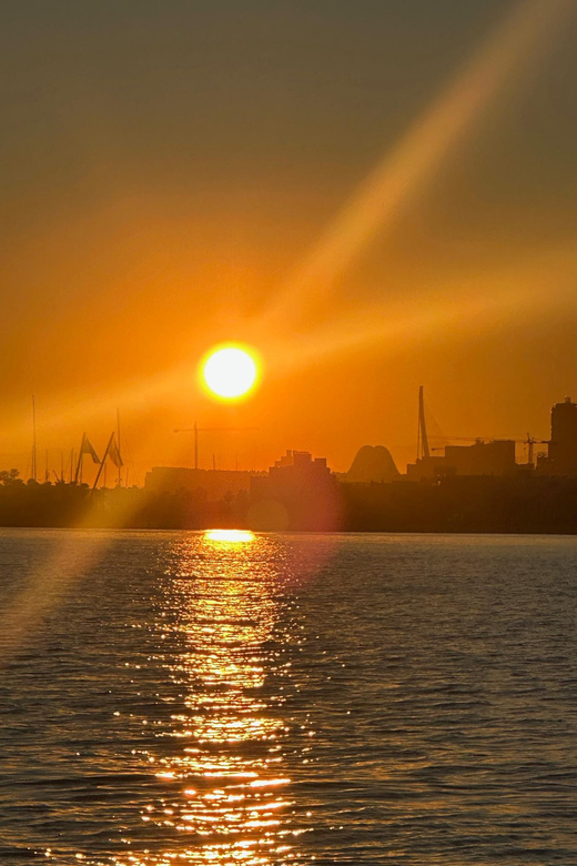 Valencia: VIP Sunset Cruise in Catamaran With Drink - Cruise Inclusions