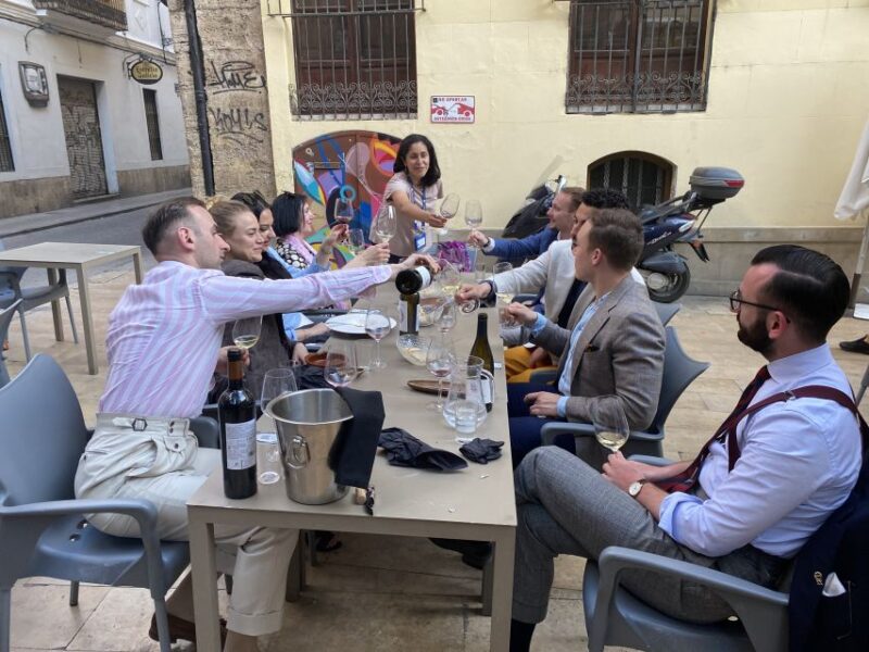 Valencia: Wine Tasting and Tapas Experience - Exploring the Old Town/Ruzafa