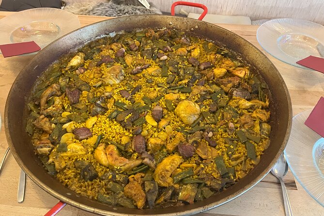 Valencian Paella Class With Welcome Drinks and Tapas - Meeting Location and Accessibility