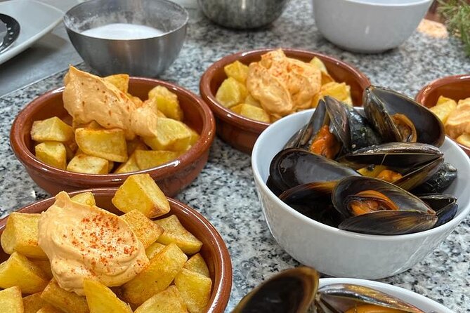 Valencian Paella Cooking Class, Tapas and Visit to Ruzafa Market. - Sangria-Making Workshop