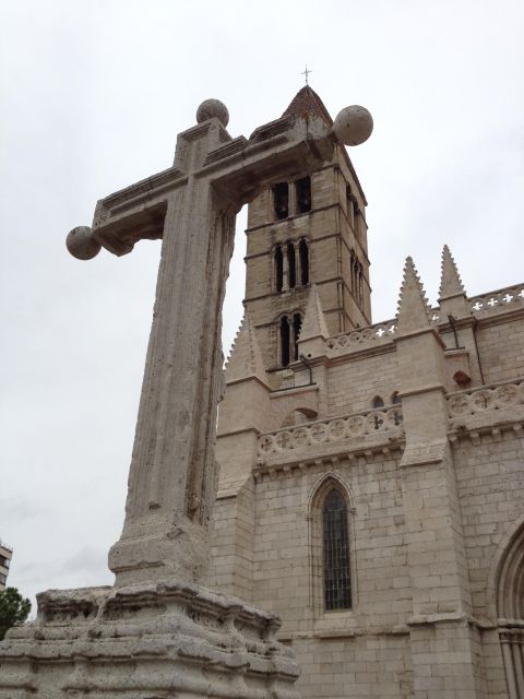 Valladolid: Private Guided Tour With Tapas and Wine Tasting - Tour Overview