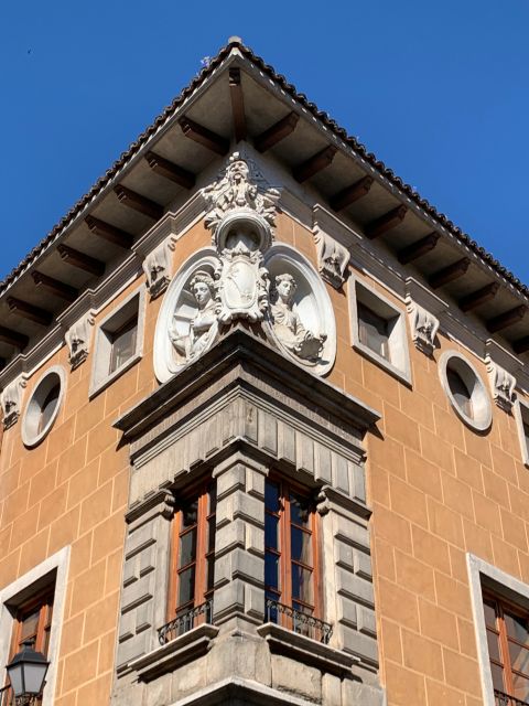 Valladolid: Private Guided Tour With Tapas and Wine Tasting - Valladolids History and Heritage