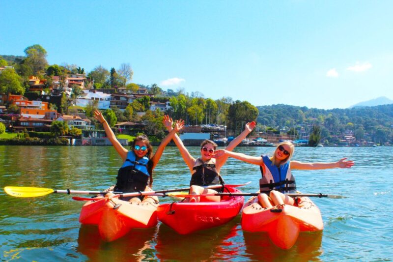 Valle De Bravo: Kayaking Tour - Experience and Instruction