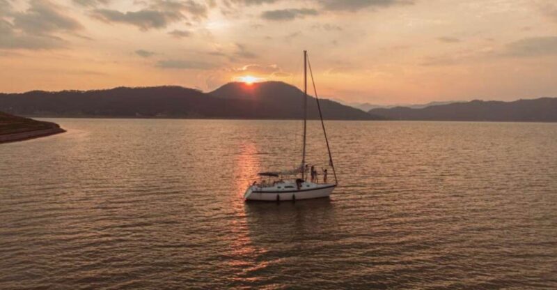 Valle De Bravo: Sailboat - Included Amenities