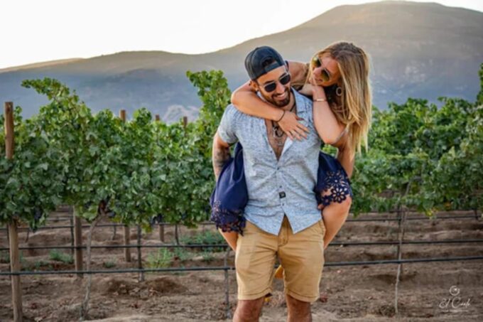 Valle De Guadalupe: Vineyard Tour and Wine Tasting in Cart - Transportation and Parking