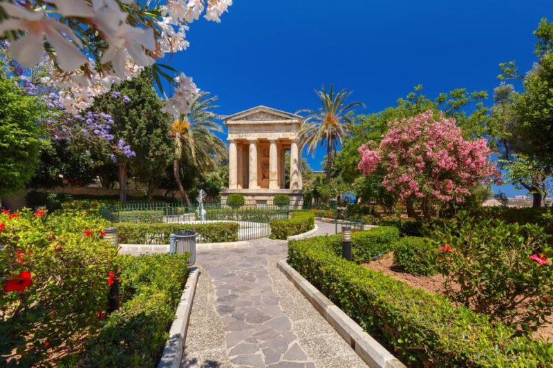 Valletta: Capture the Most Photogenic Spots With a Local - Sights and Photogenic Spots