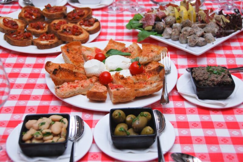 Valletta: Food and Culture Private Tour - Exploring Vallettas Historic Center