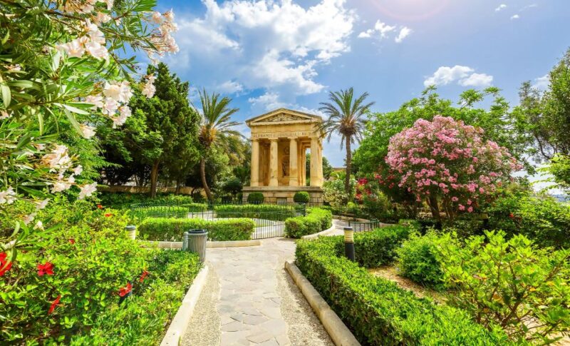 Valletta: Guided Walking Tour With Optional Cathedral Tour - Guidance and Languages