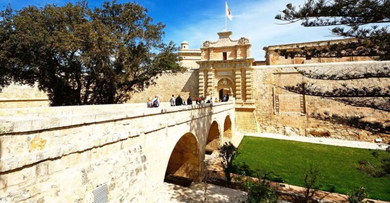Valletta: Maltas Noble Homes and Palaces Private Tour - Key Points